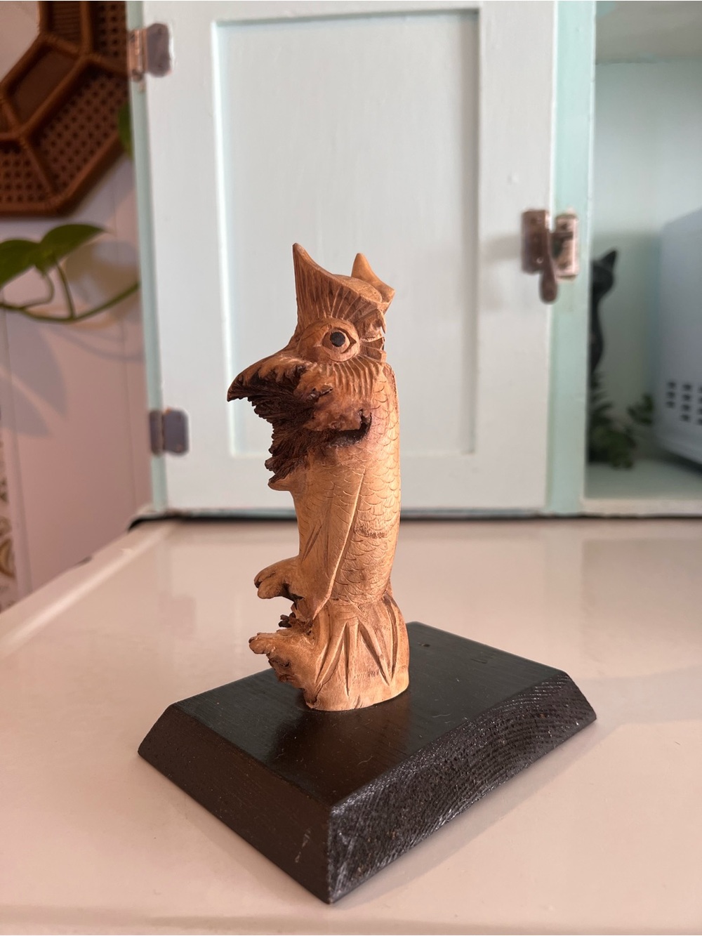 Hand-Carved Wood Owl Figurine in Natural Brown - Decorative Home Art